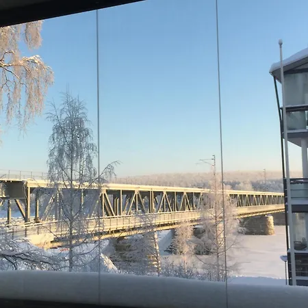 Old Bridge Riverside Ροβανιέμι